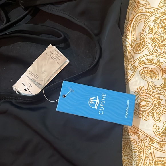 Black one piece bikini - Picture 6 of 6